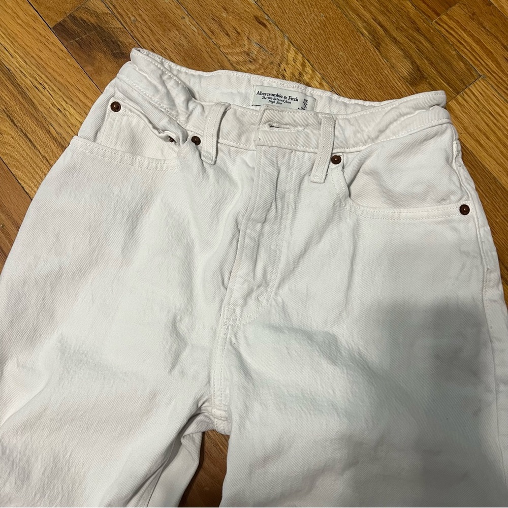 Abercrombie Curve Love High Rise 90s Relaxed Jean Size 25